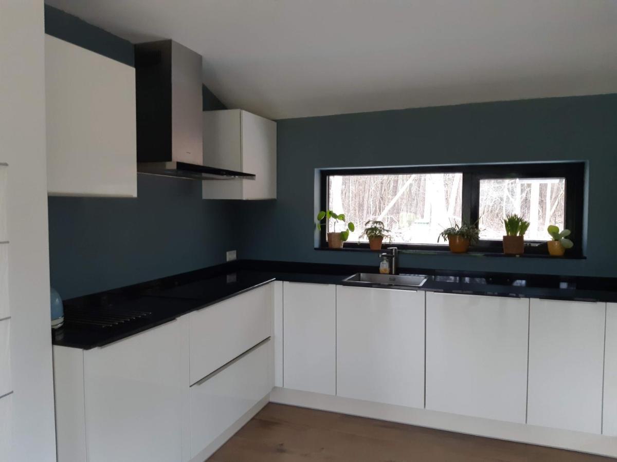 אומן Vakantiehuis Met Hottub En Barrelsauna מראה חיצוני תמונה